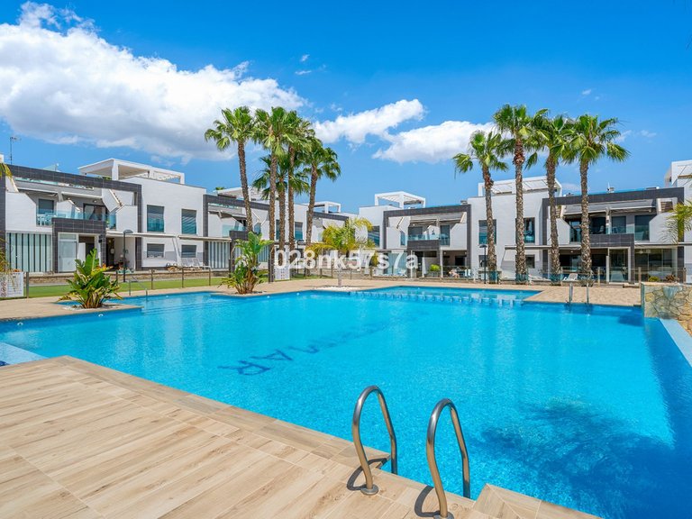 Apartment for Sale in La Zenia, Alicante 35