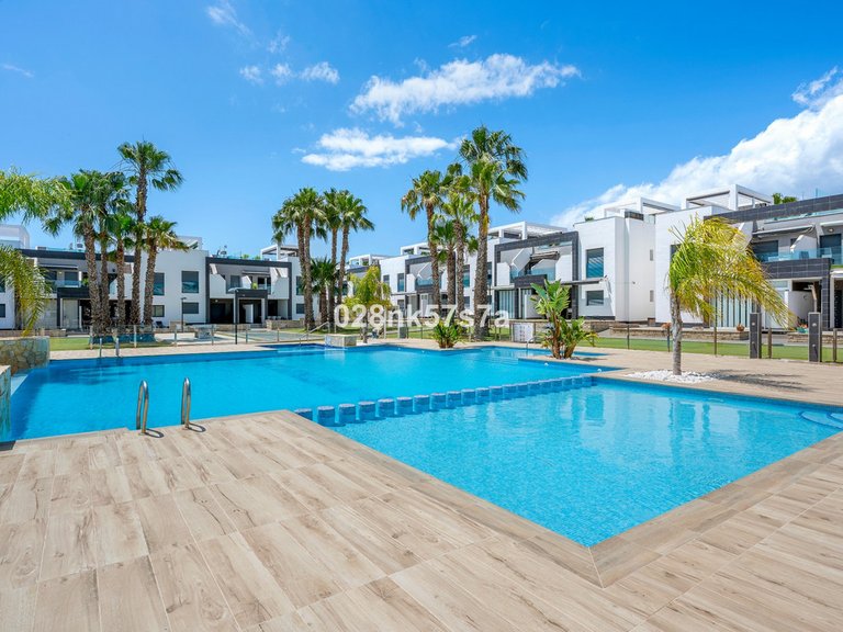 Apartment for Sale in La Zenia, Alicante 37