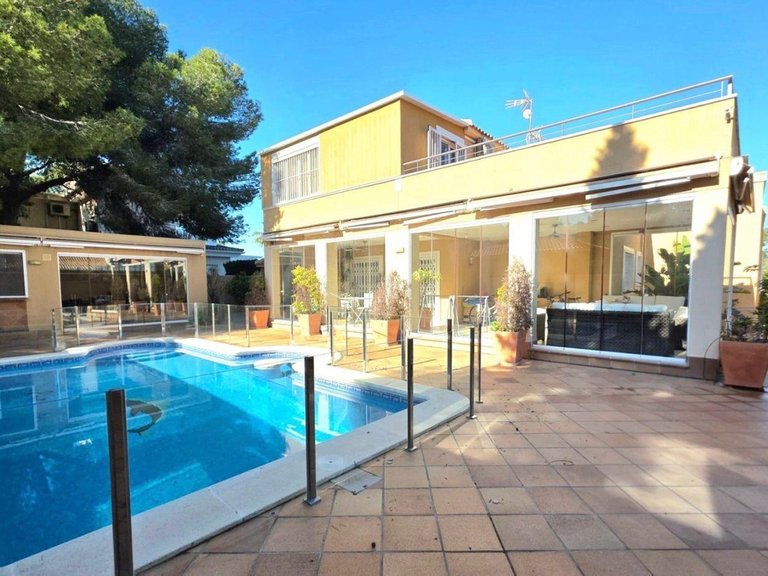 Villa for Sale in Campoamor, Alicante 31