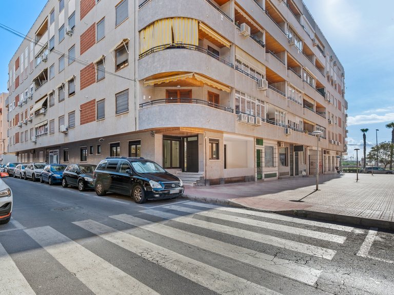 Apartment for Sale in Torrevieja, Alicante 25