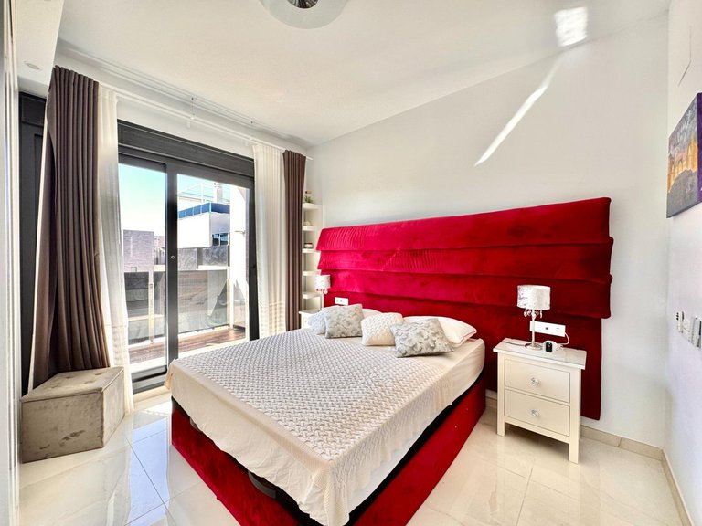 Villa for Sale in Cabo Roig, Alicante 12