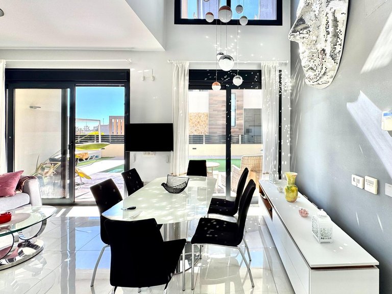 Villa for Sale in Cabo Roig, Alicante 27