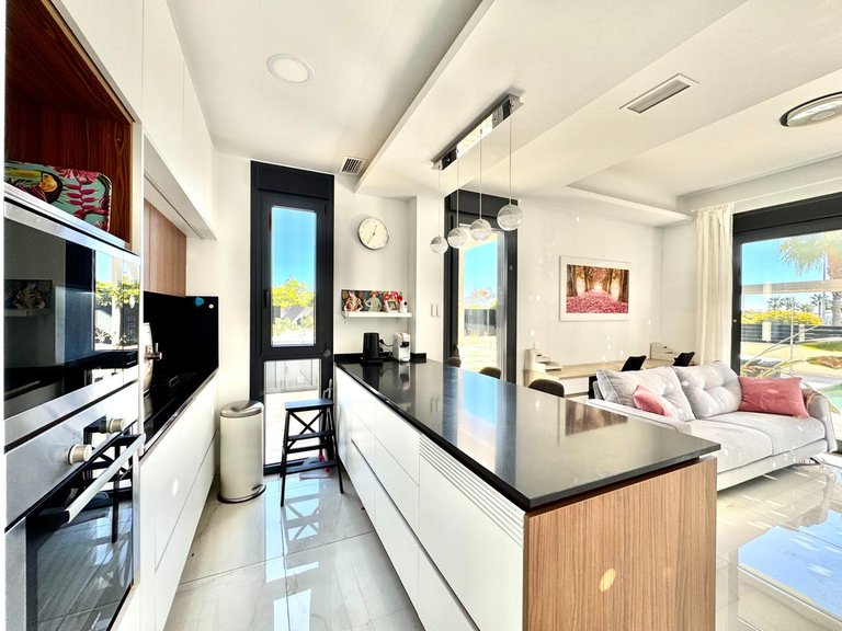 Villa for Sale in Cabo Roig, Alicante 29