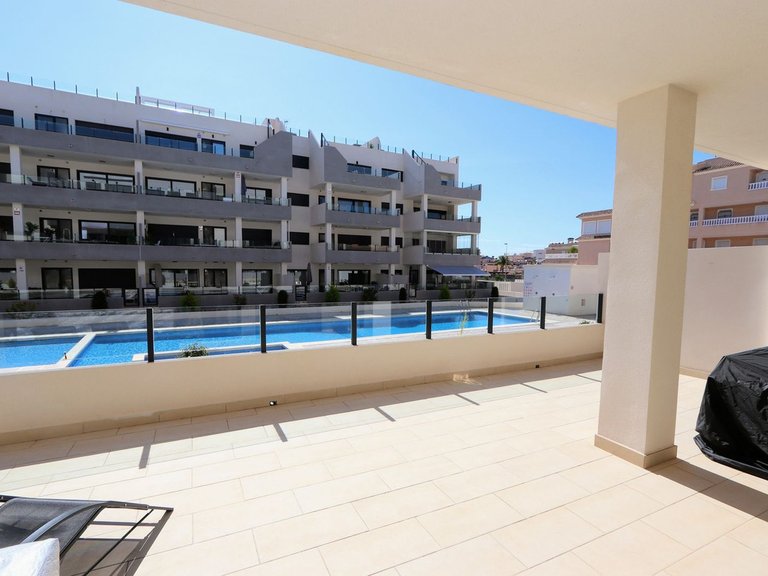 Apartment for Sale in Villamartin, Alicante 35