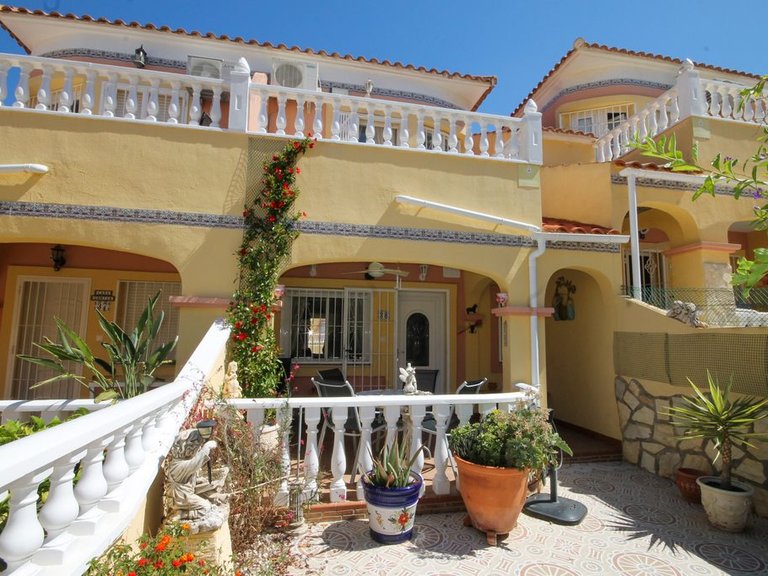 Town House for Sale in Villamartin, Alicante 1