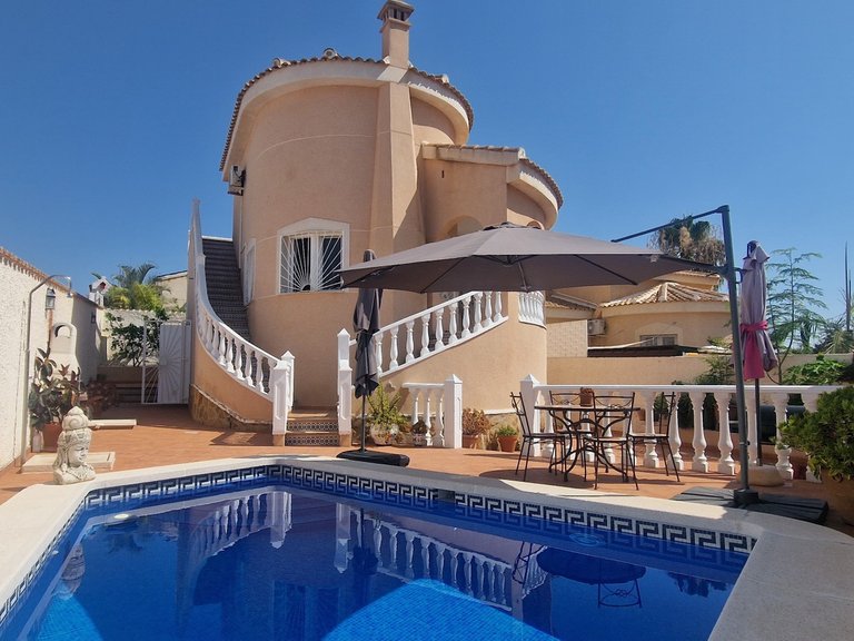 Villa for Sale in Ciudad Quesada, Alicante 1