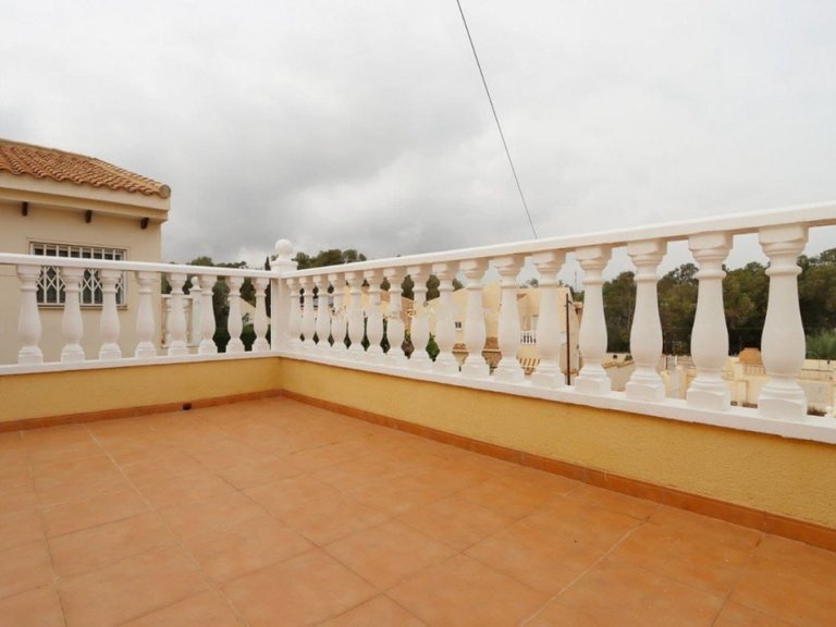 Villa for Sale in Playa Flamenca, Alicante 30