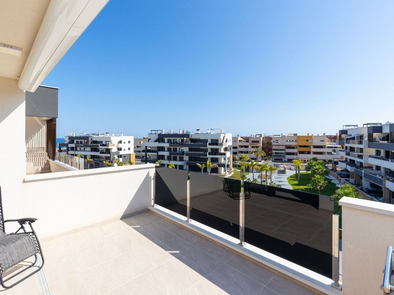 Apartment for Sale in Punta Prima, Alicante 3