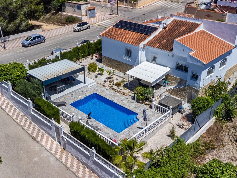 Villa for Sale in La Marina, Alicante 1