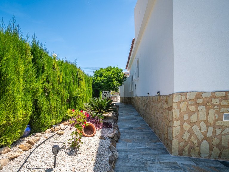 Villa for Sale in La Marina, Alicante 47