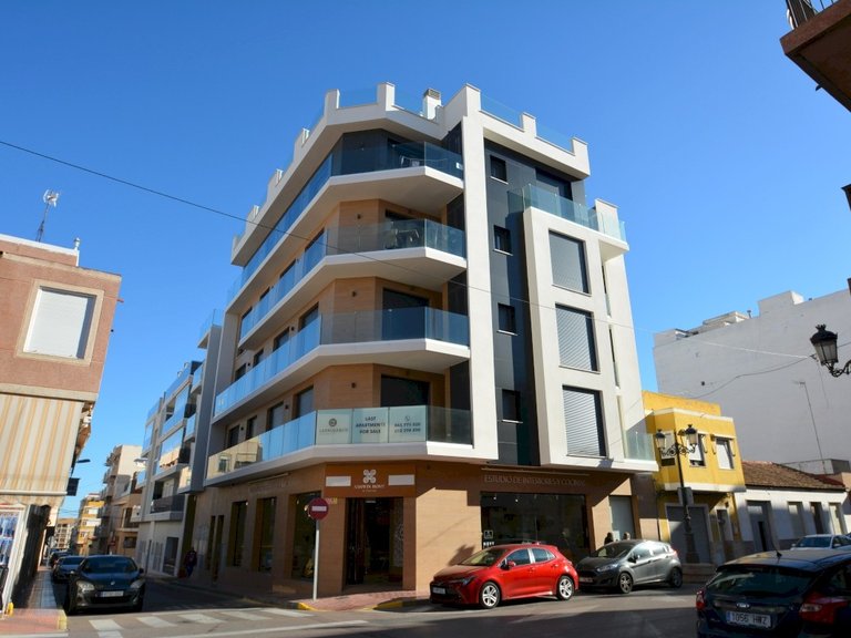 Apartment for Sale in Guardamar Del Segura, Alicante 1