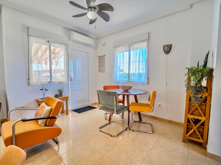Villa for Sale in Guardamar Del Segura, Alicante 2