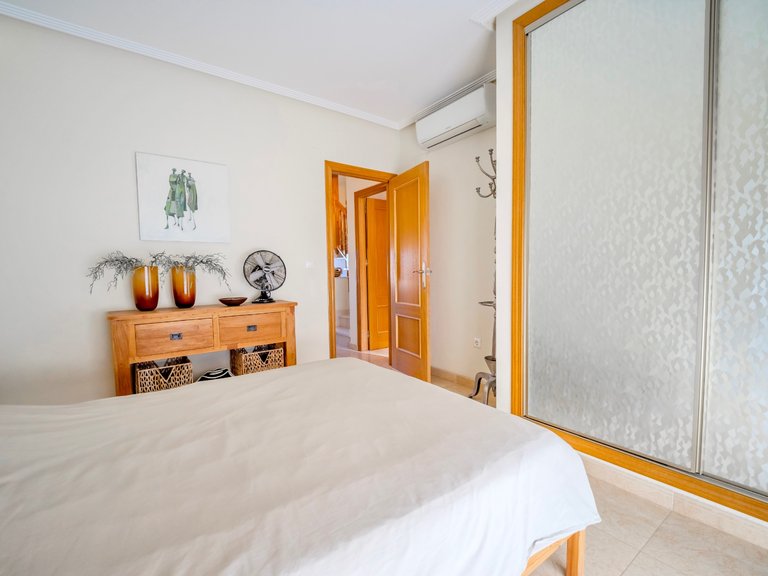 Villa for Sale in Guardamar Del Segura, Alicante 18