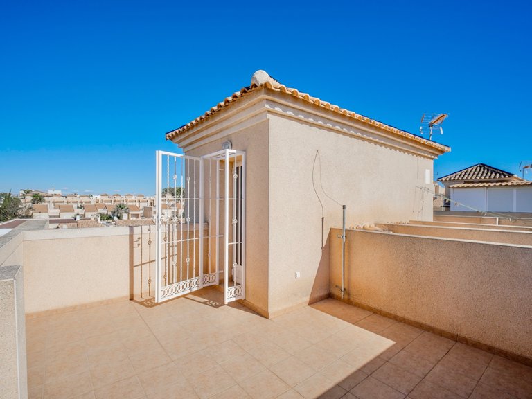 Villa for Sale in Guardamar Del Segura, Alicante 29