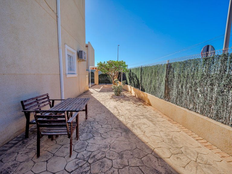 Villa for Sale in Guardamar Del Segura, Alicante 35