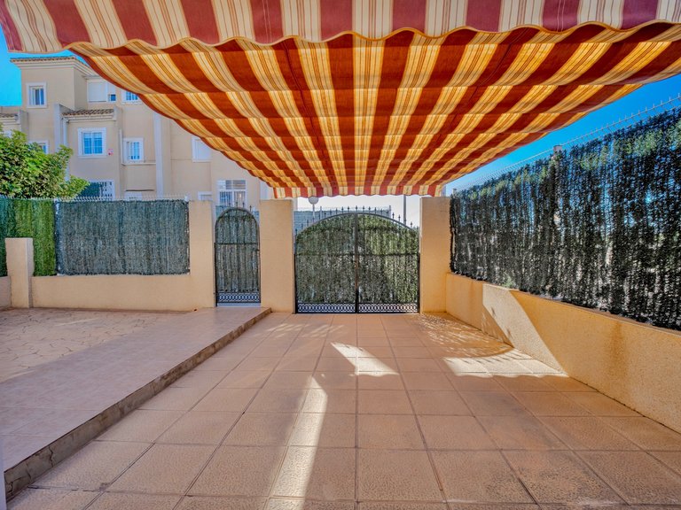Villa for Sale in Guardamar Del Segura, Alicante 38