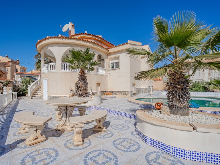 Villa for Sale in Ciudad Quesada, Alicante 1
