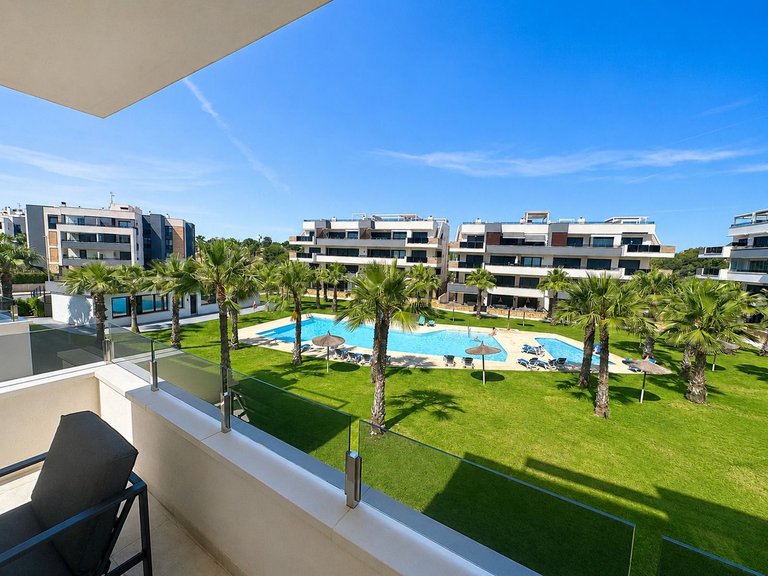 Apartment for Sale in Los Altos, Alicante 2
