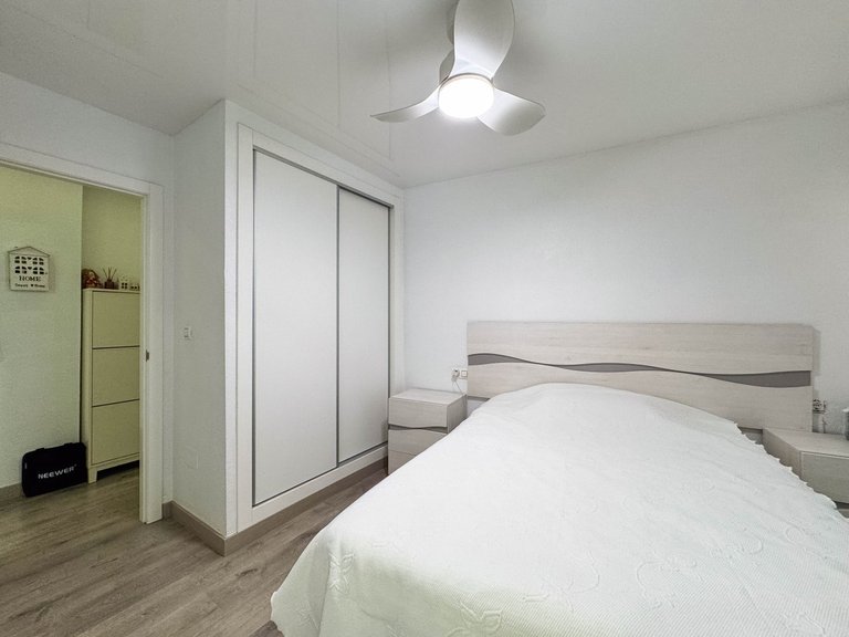 Apartment for Sale in Torrevieja, Alicante 42