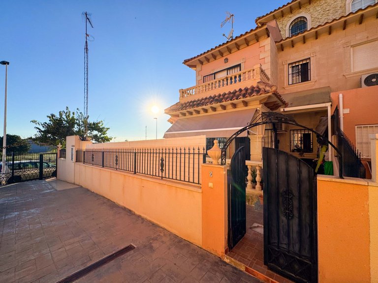 Town House for Sale in Torrevieja, Alicante 8