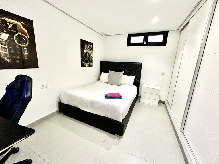 Villa for Sale in Los Balcones, Alicante 28