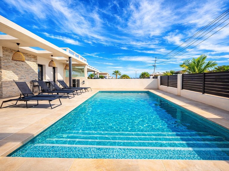 Villa for Sale in Los Balcones, Alicante 38