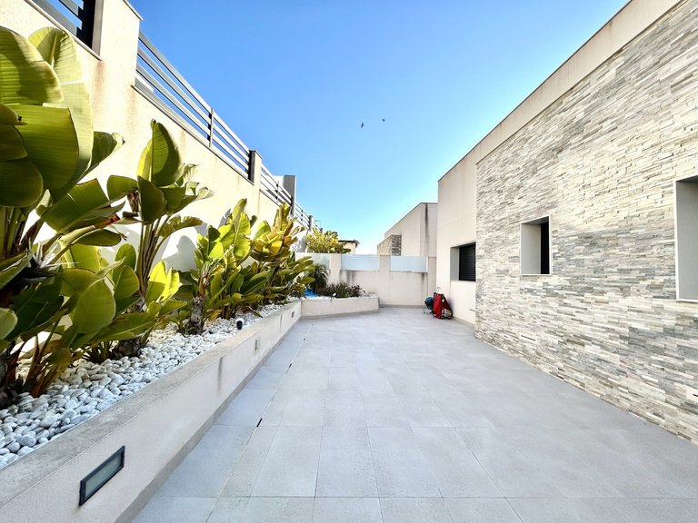 Villa for Sale in Los Balcones, Alicante 40