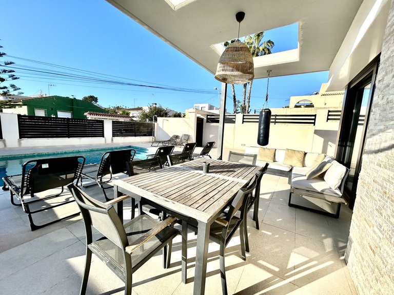Villa for Sale in Los Balcones, Alicante 44