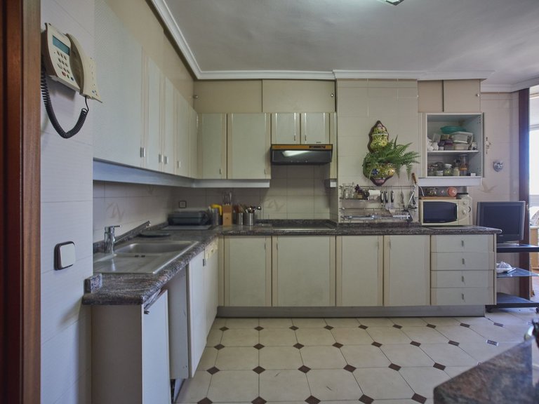 Apartment for Sale in Alicante, Alicante 18