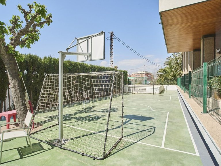 Apartment for Sale in Alicante, Alicante 32