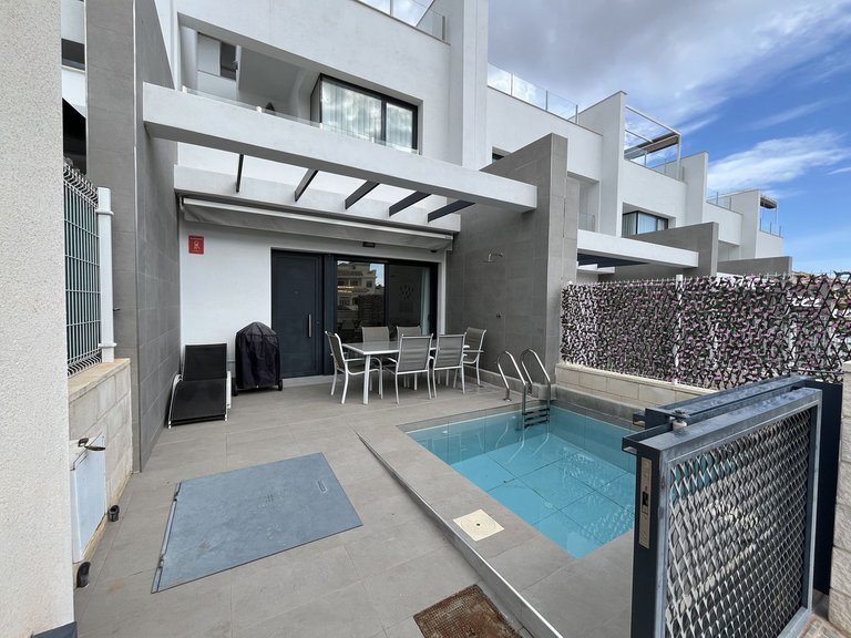 Town House for Sale in Villamartin, Alicante 1