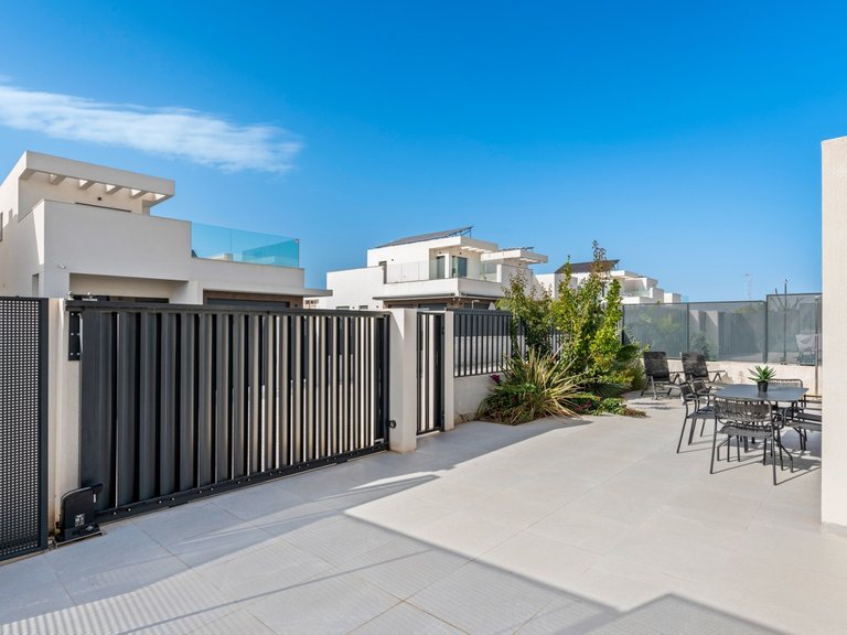 Villa for Sale in La Marina, Alicante 26