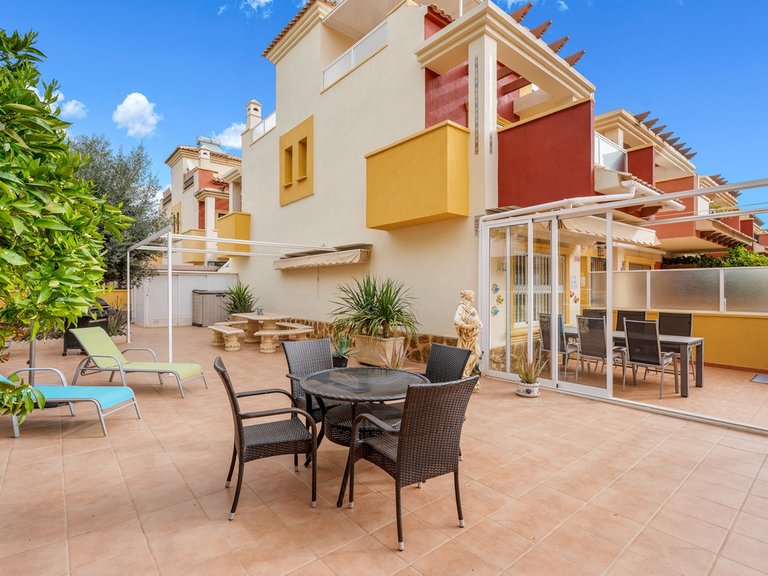 Town House for Sale in Villamartin, Alicante 1