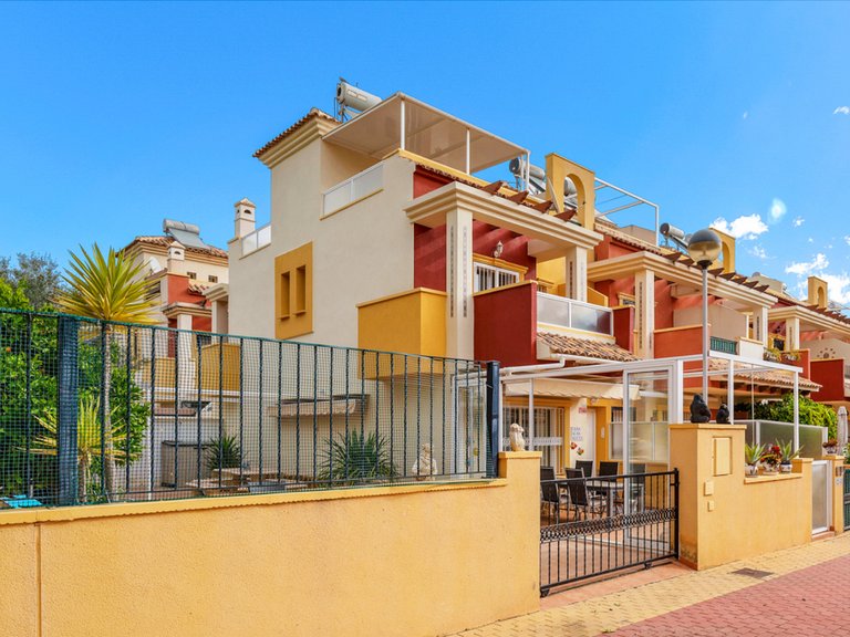 Town House for Sale in Villamartin, Alicante 2