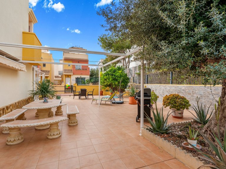 Town House for Sale in Villamartin, Alicante 28