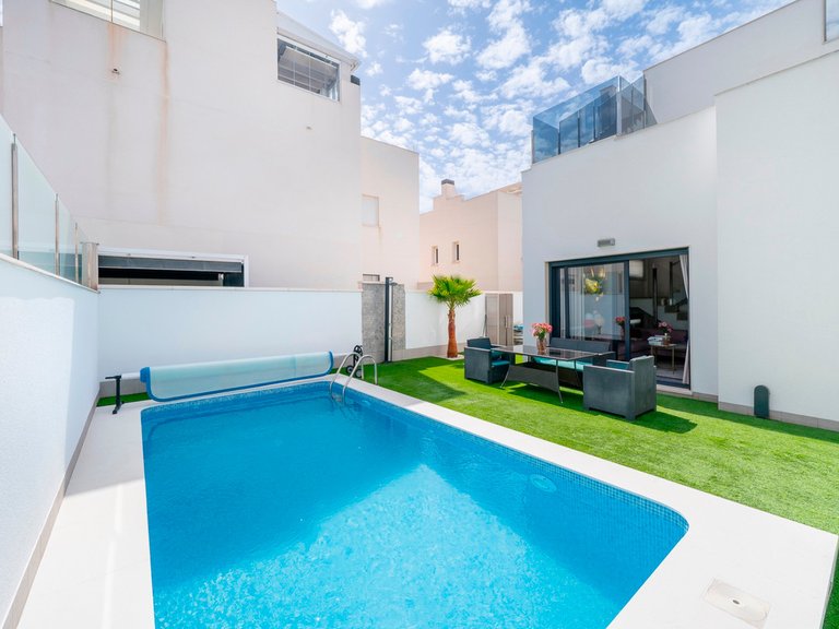 Villa for Sale in Torrevieja, Alicante 4