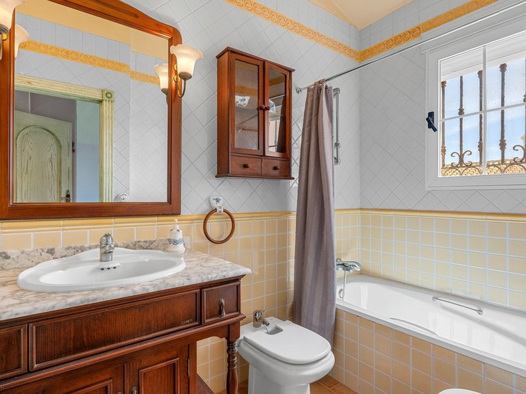 Villa for Sale in Torrevieja, Alicante 40