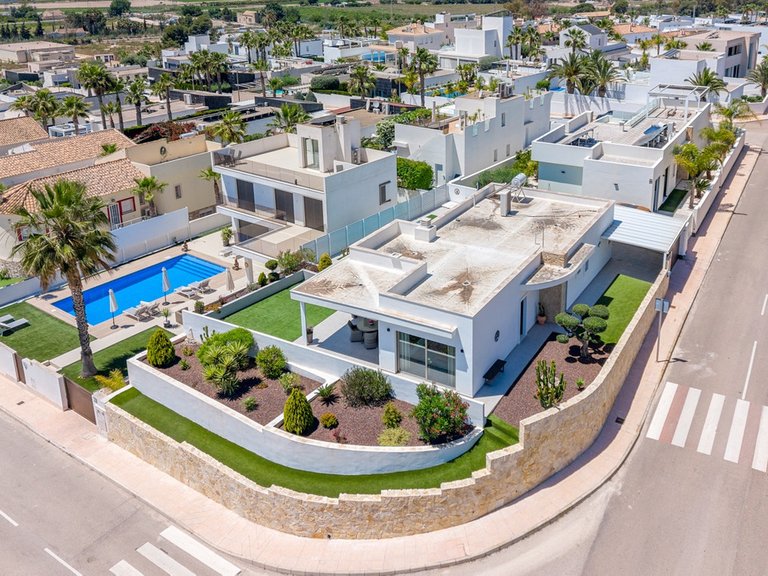 Villa for Sale in La Marina, Alicante 43