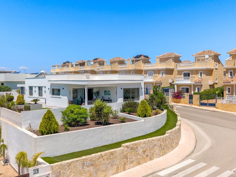 Villa for Sale in La Marina, Alicante 45