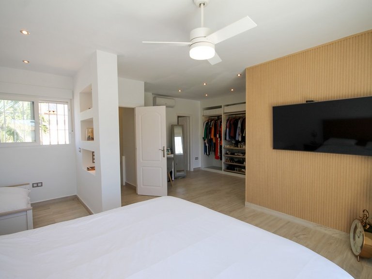 Villa for Sale in Los Dolses, Alicante 21
