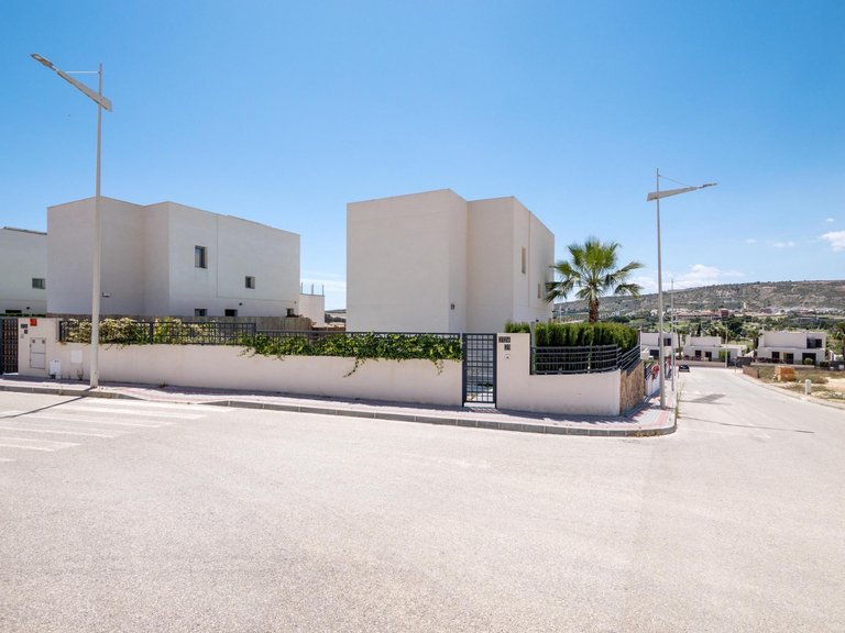 Villa for Sale in Algorfa, Alicante 32