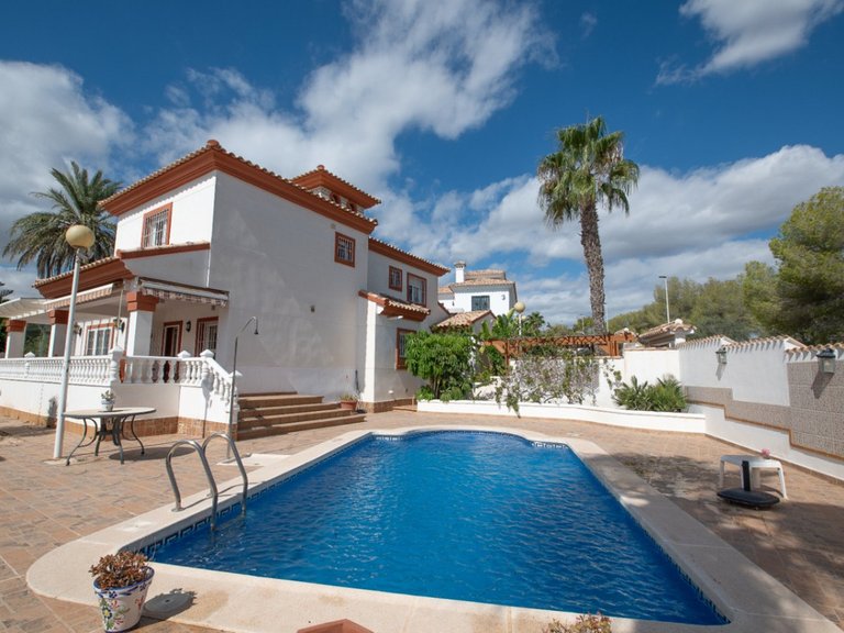 Villa for Sale in Campoamor, Alicante 25
