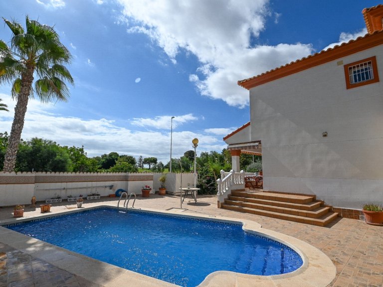 Villa for Sale in Campoamor, Alicante 26