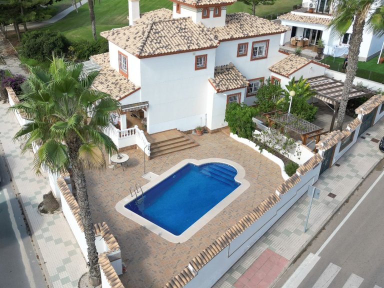 Villa for Sale in Campoamor, Alicante 28