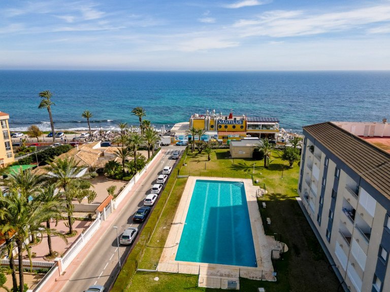 Apartment for Sale in Punta Prima, Alicante 16