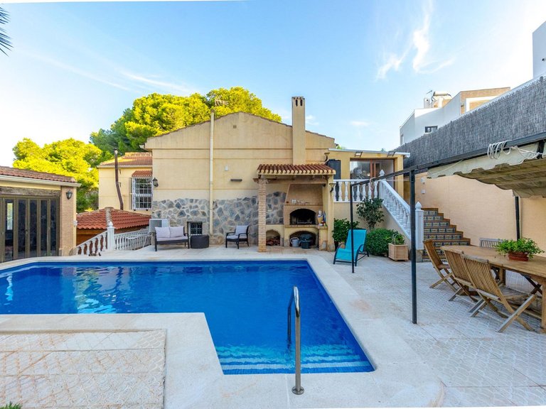Villa for Sale in Los Balcones, Alicante 30