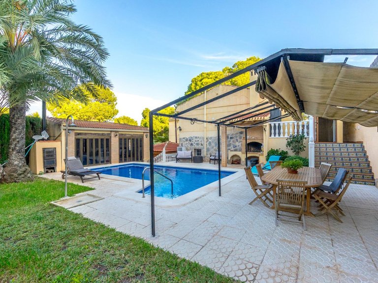 Villa for Sale in Los Balcones, Alicante 31