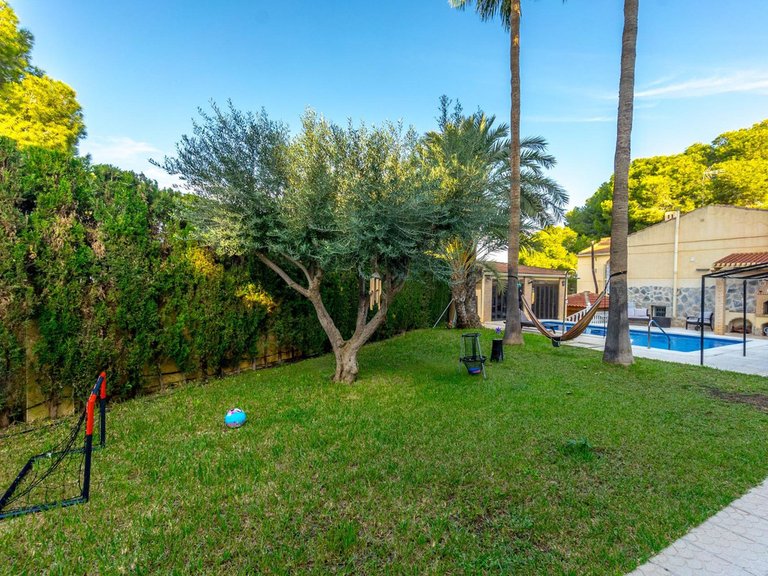 Villa for Sale in Los Balcones, Alicante 34