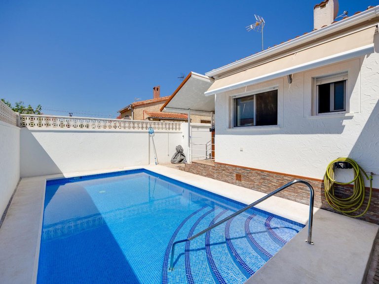 Villa for Sale in La Marina, Alicante 12