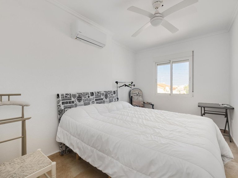 Villa for Sale in La Marina, Alicante 32
